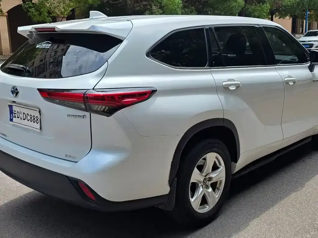 Toyota Highlander — фото 7