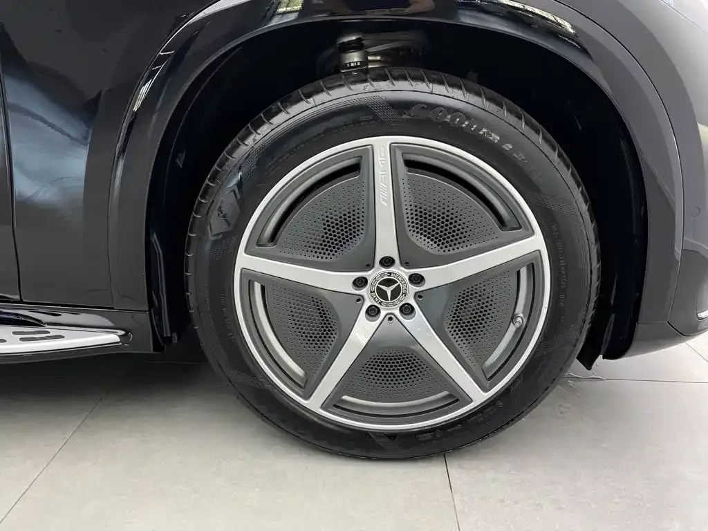 Mercedes-Benz EQS SUV — фото 5