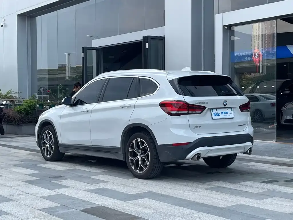 BMW X1 — фото 9
