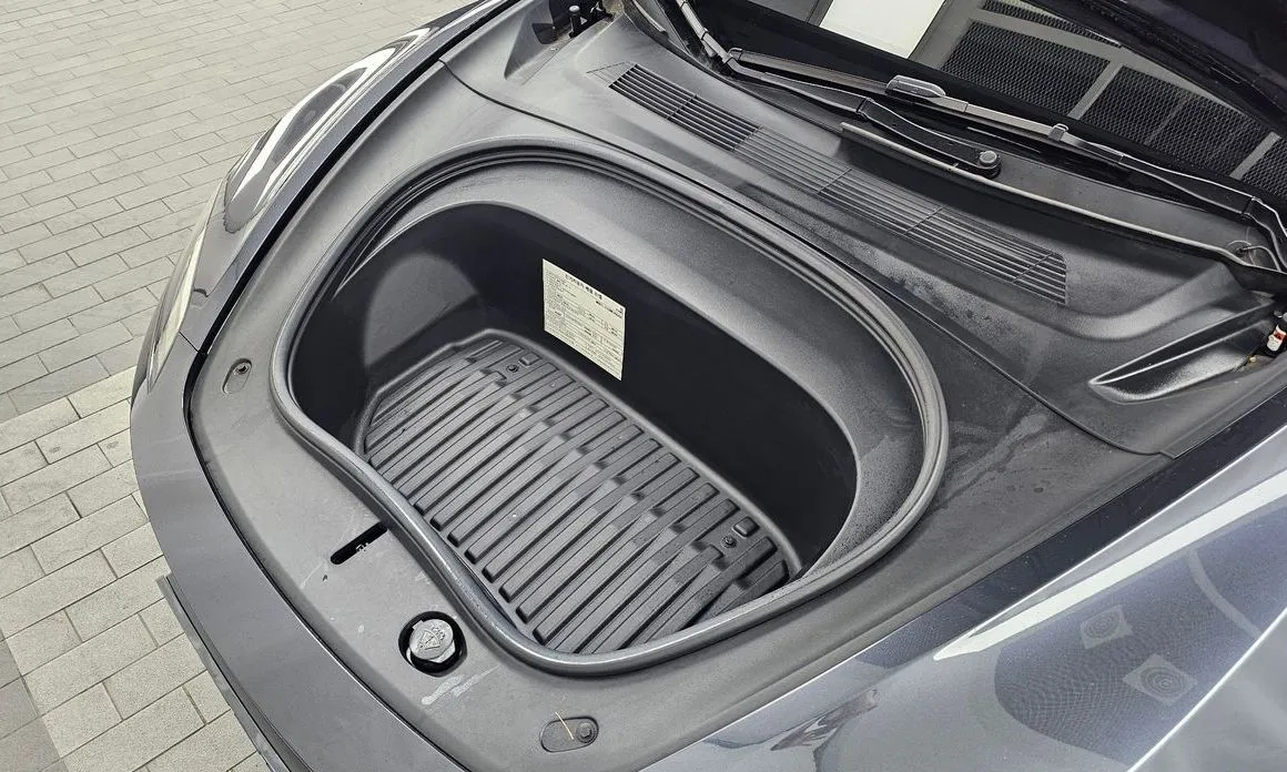 Tesla Model 3 — фото 10
