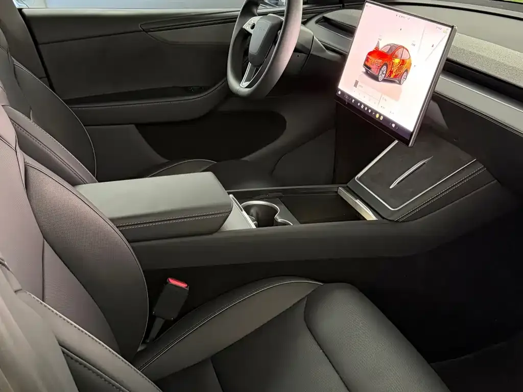 Tesla Model Y L — фото 2