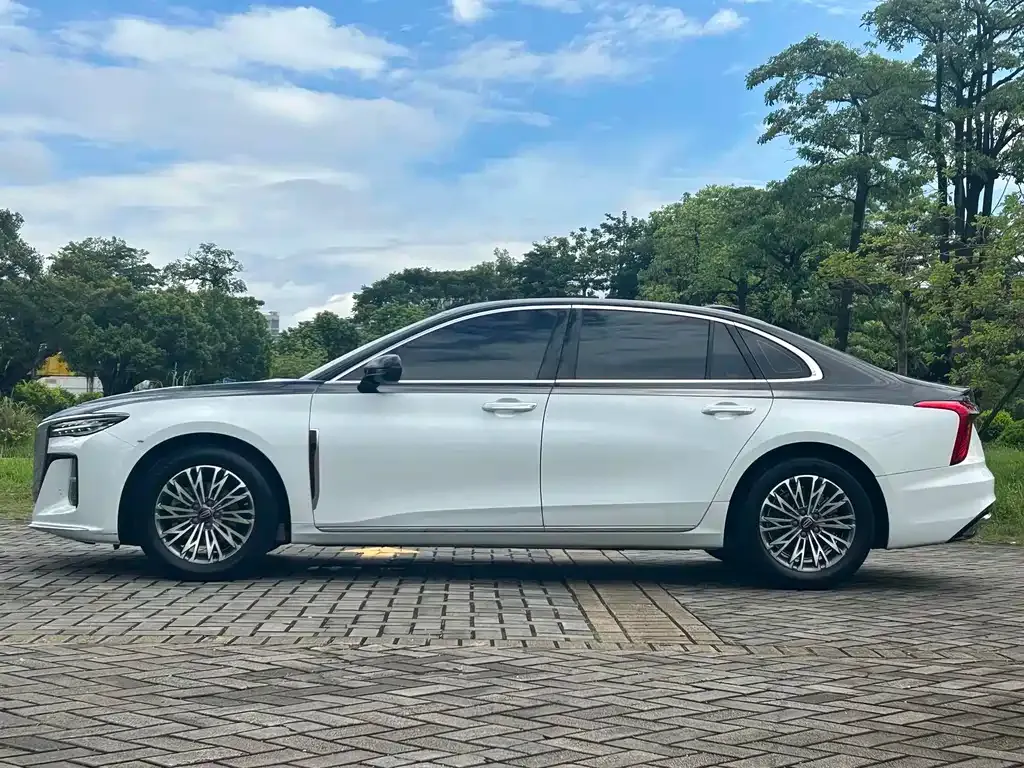 Hongqi H5 — фото 5