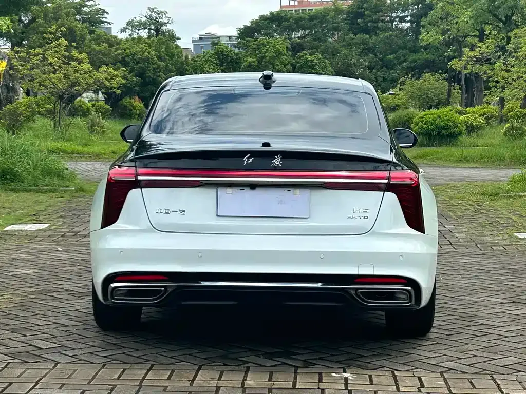 Hongqi H5 — фото 9