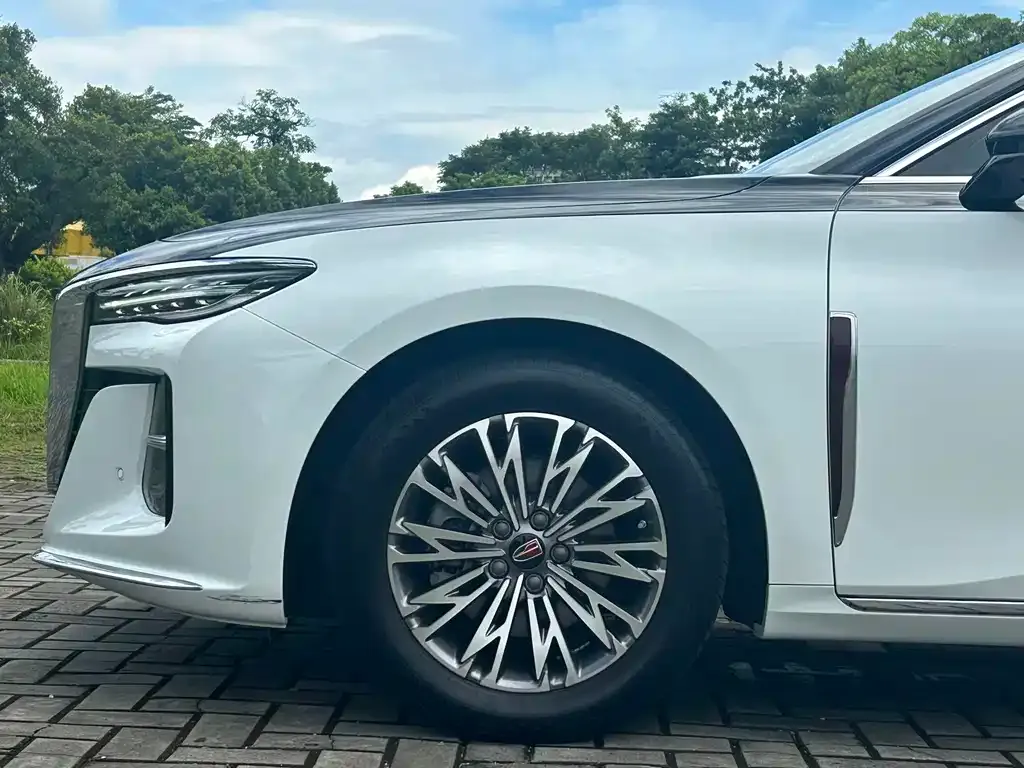 Hongqi H5 — фото 4