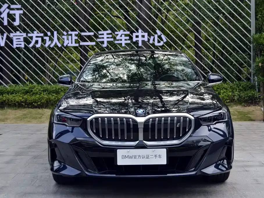 BMW i5 — фото 9