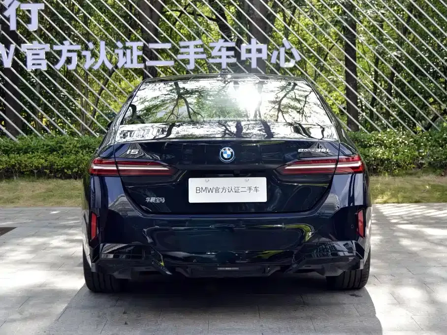 BMW i5 — фото 10