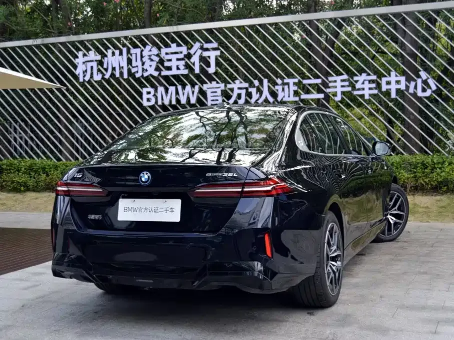 BMW i5 — фото 7