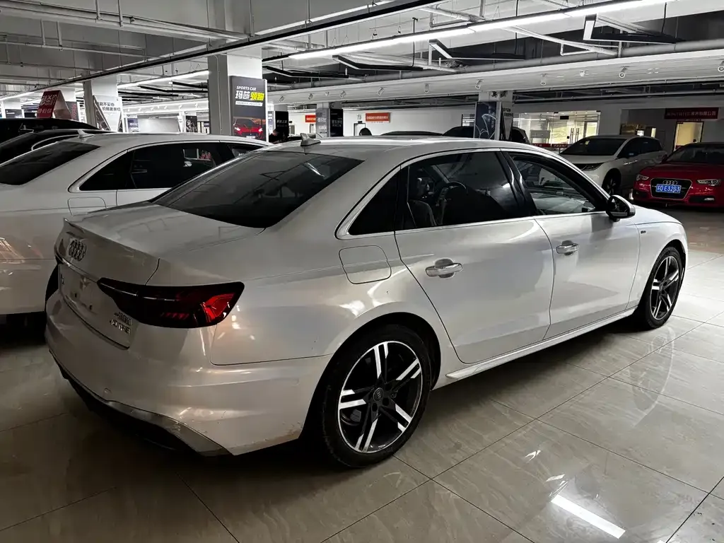 Audi A4L — фото 6