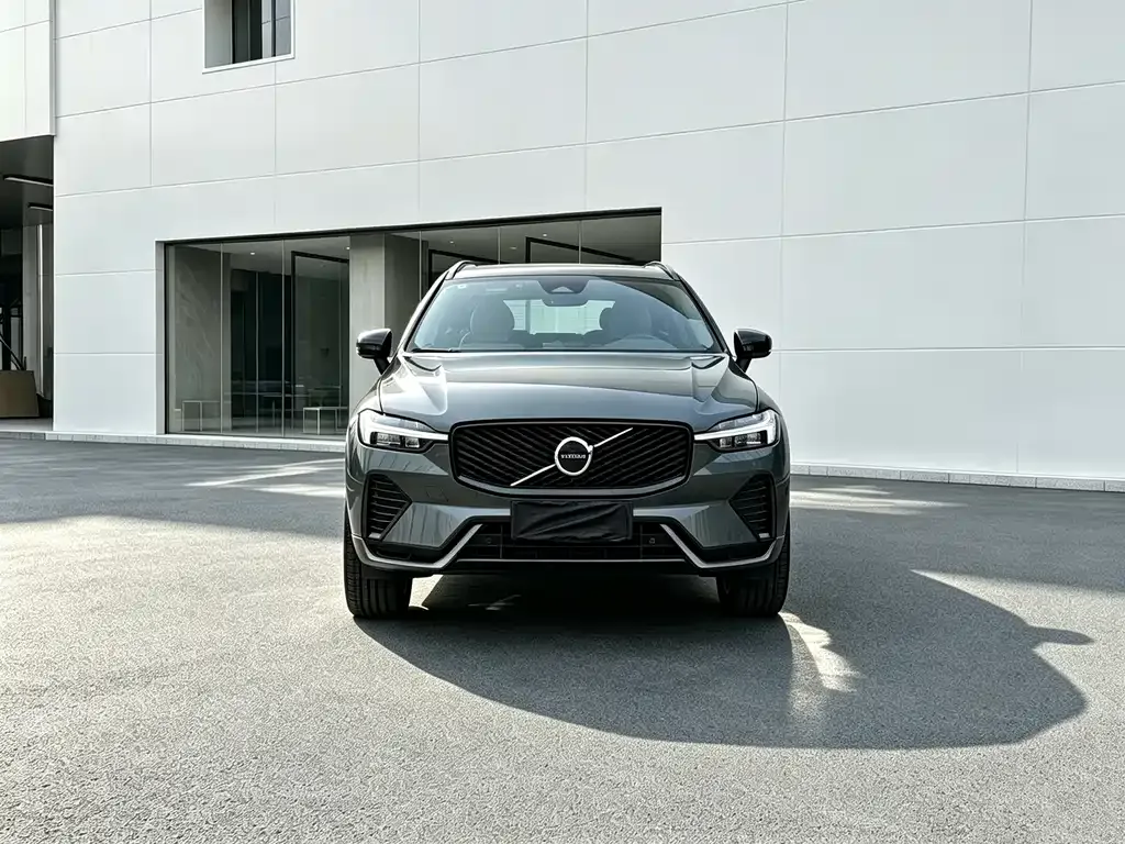 Volvo XC60 — фото 9