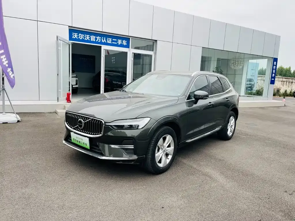 Volvo XC60 — фото 1