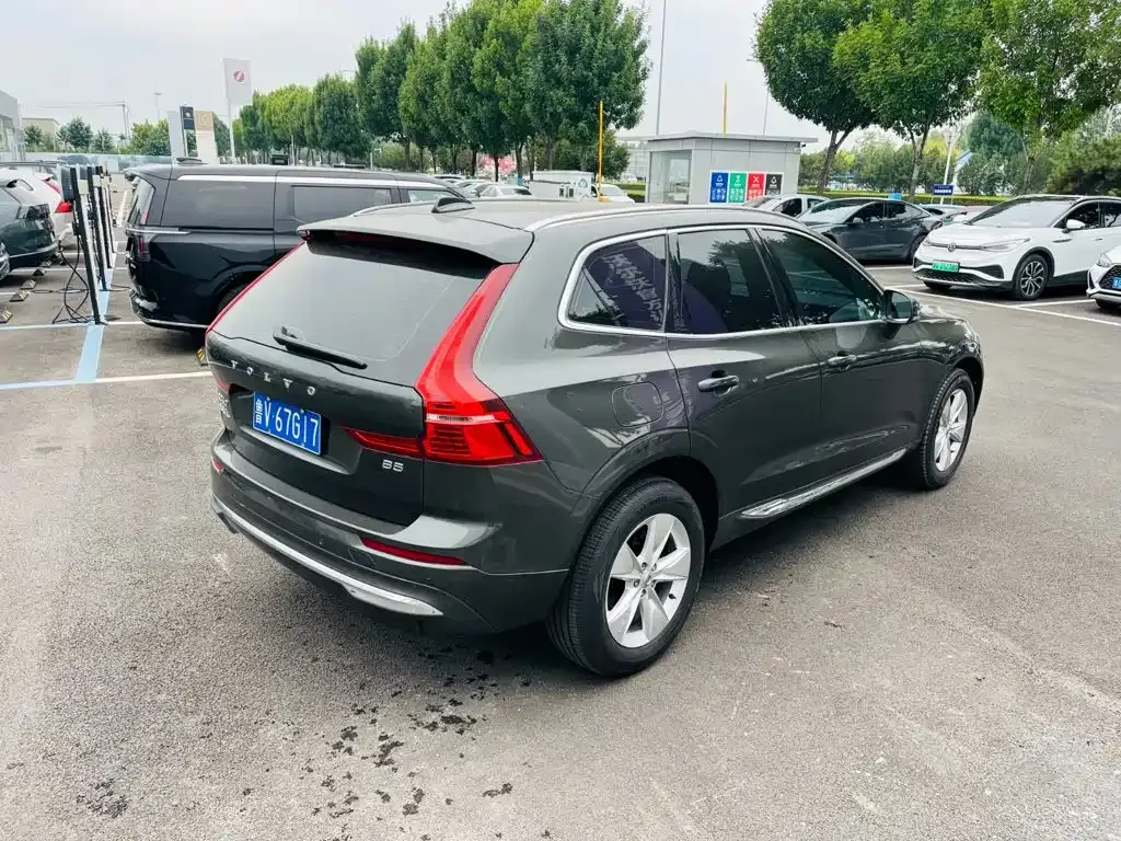 Volvo XC60 — фото 2