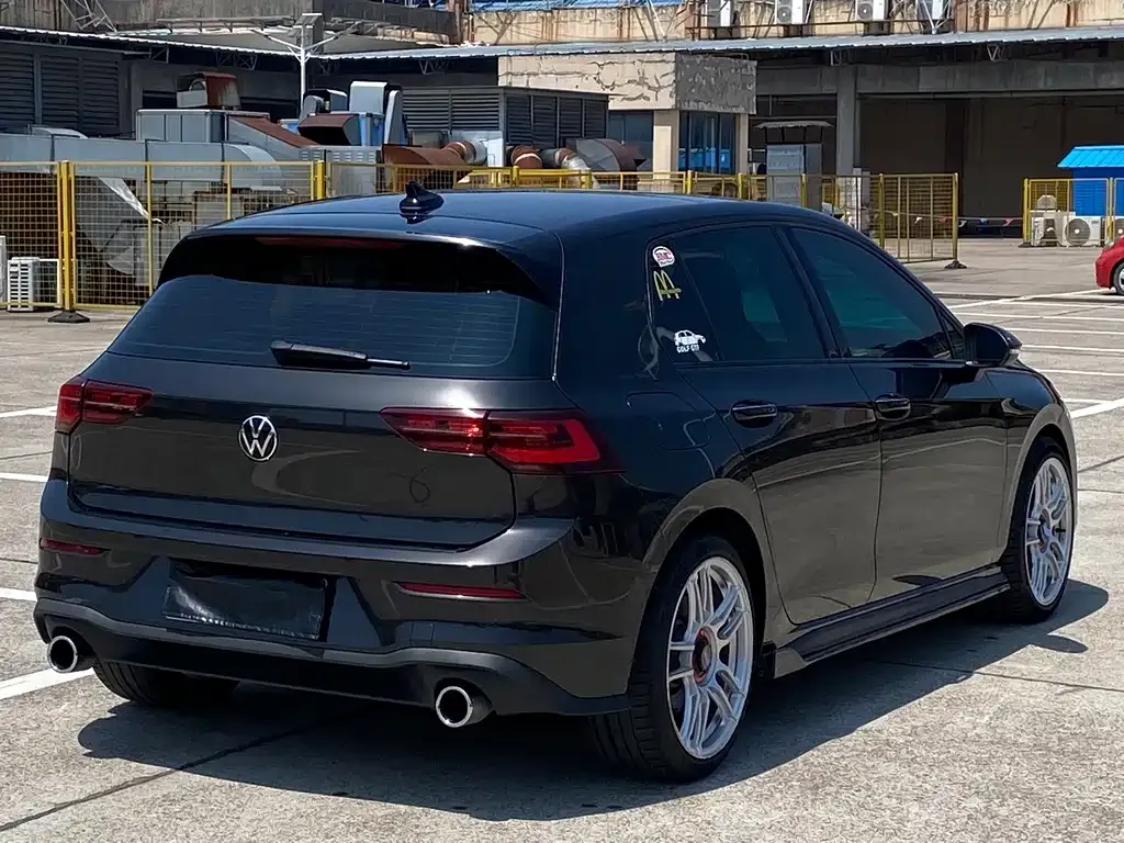 Volkswagen Golf GTI — фото 5