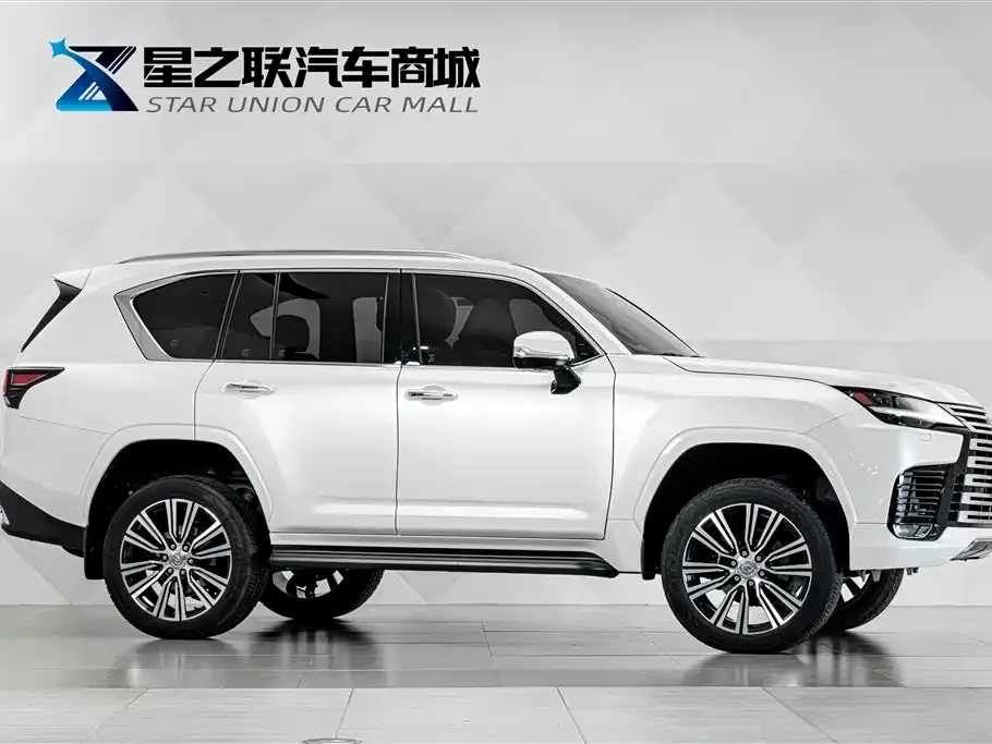 Lexus LX — фото 10