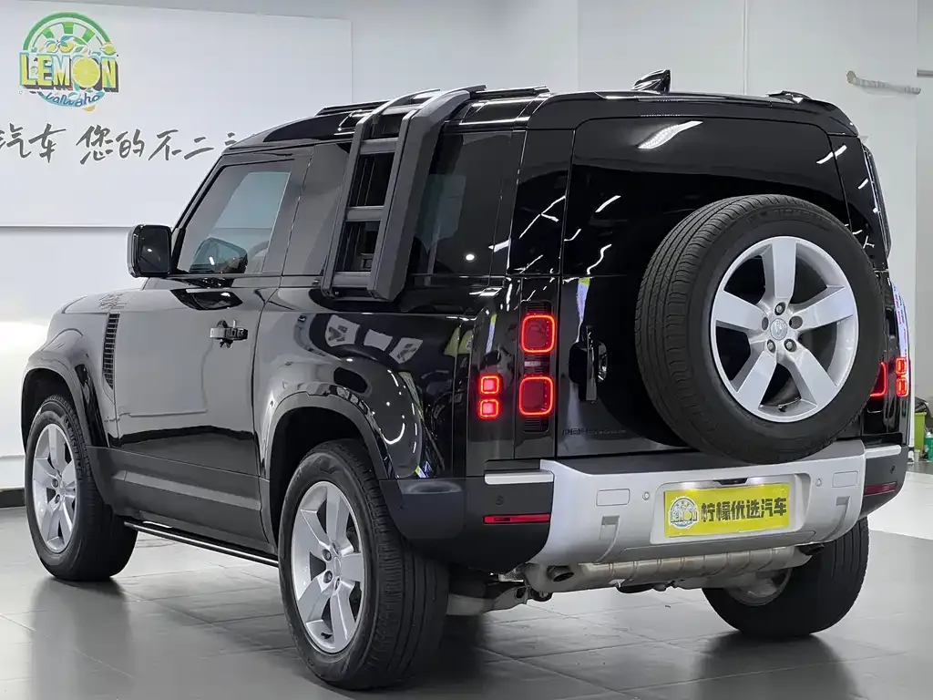 Land Rover Defender — фото 10