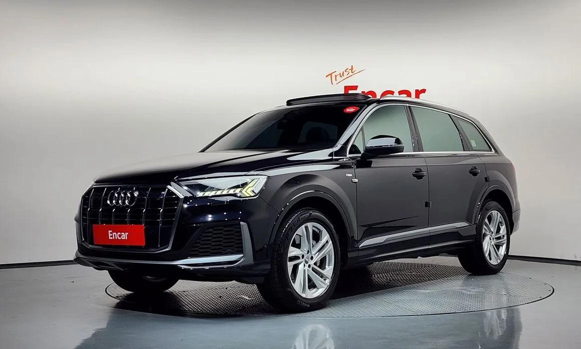 Audi Q7 — фото 1