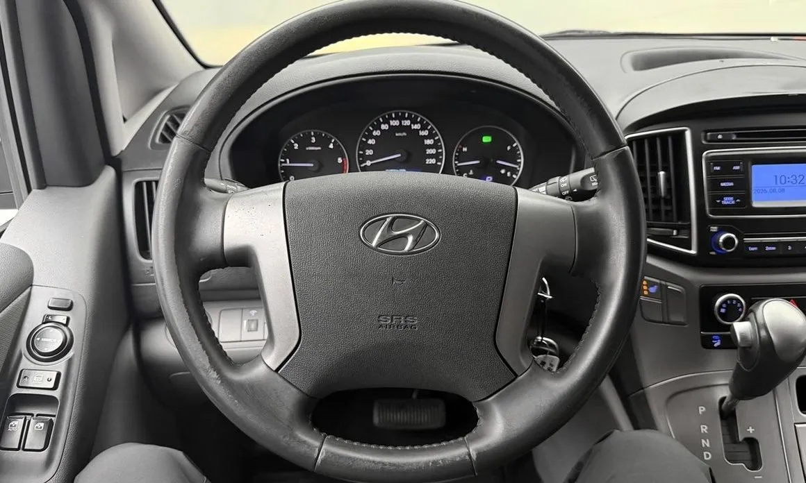 Hyundai Starex — фото 9