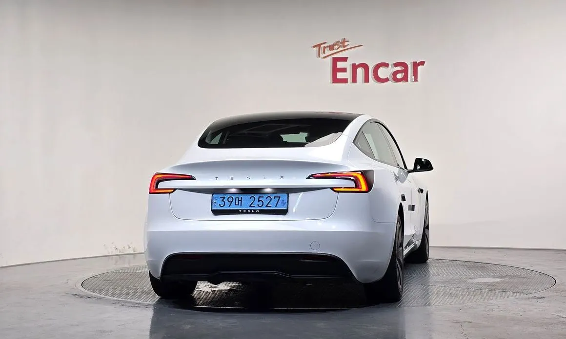 Tesla Model 3 — фото 2