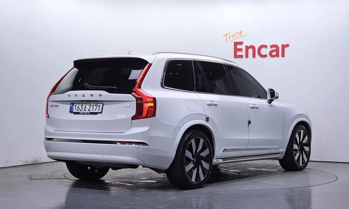 Volvo XC90 — фото 9