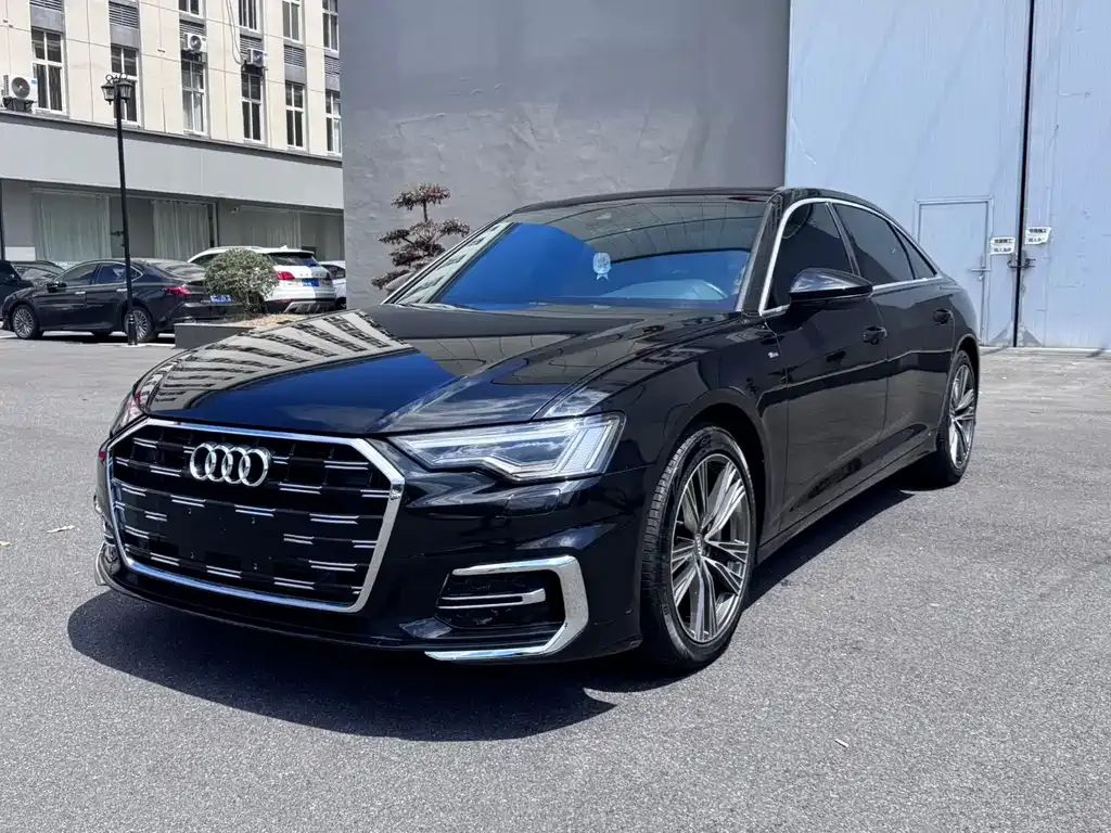 Audi A6L — фото 1