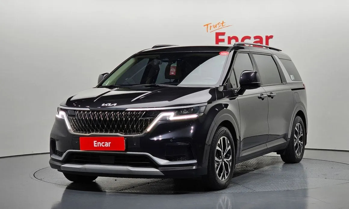 Kia Carnival Gasoline 11-Seater Prestige 1