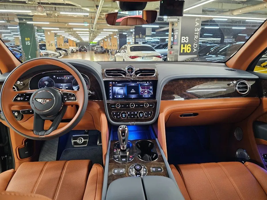 Bentley Bentayga — фото 10