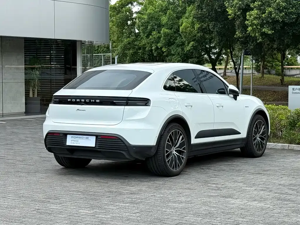 Porsche Macan EV — фото 10