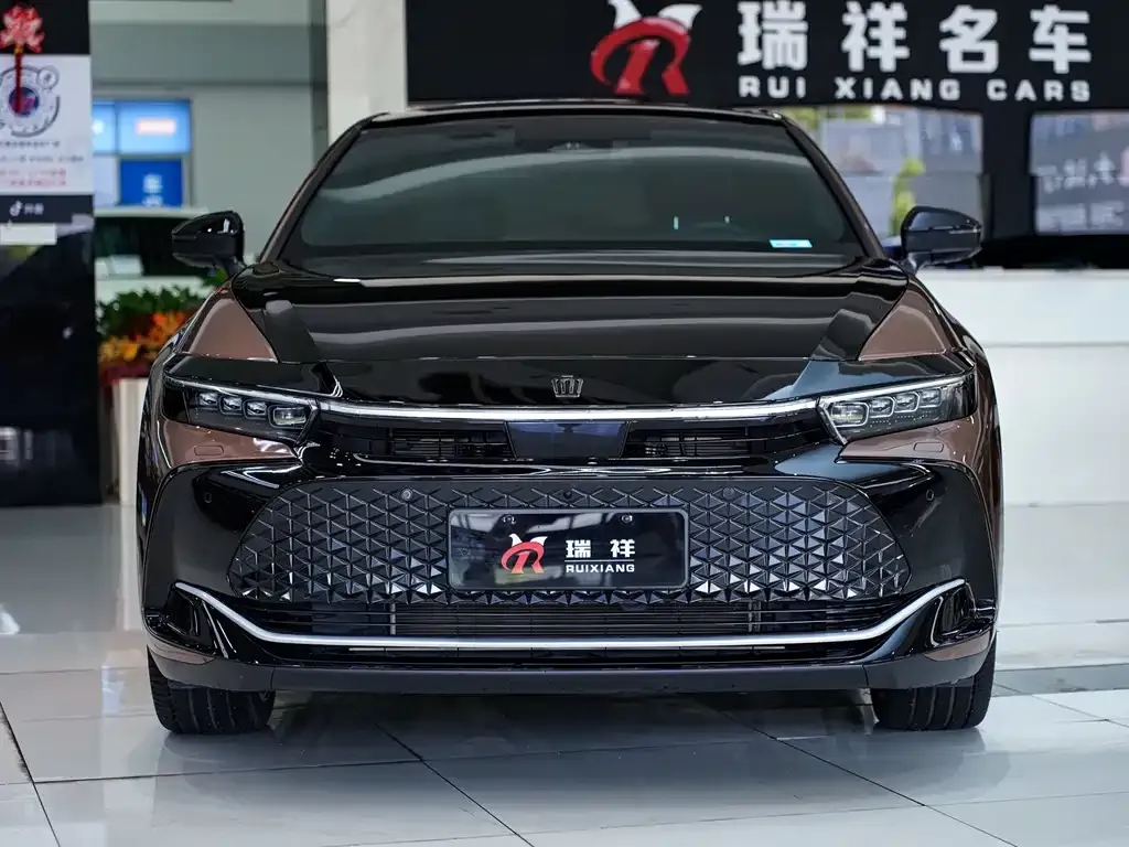 Toyota Crown SportCross — фото 6