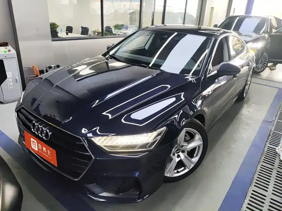 Audi A7 — фото 1