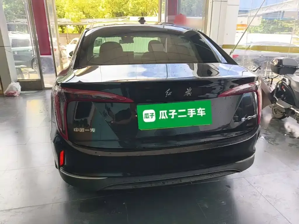 Hongqi E-QM5 — фото 8