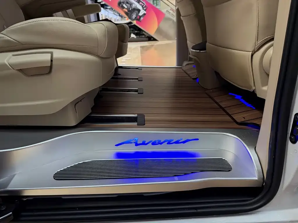 Buick GL8 Hybrid — фото 2