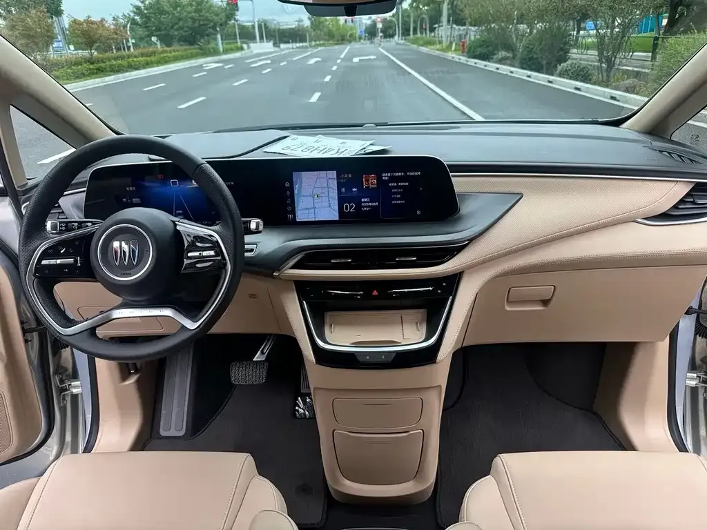 Buick GL8 Hybrid — фото 2