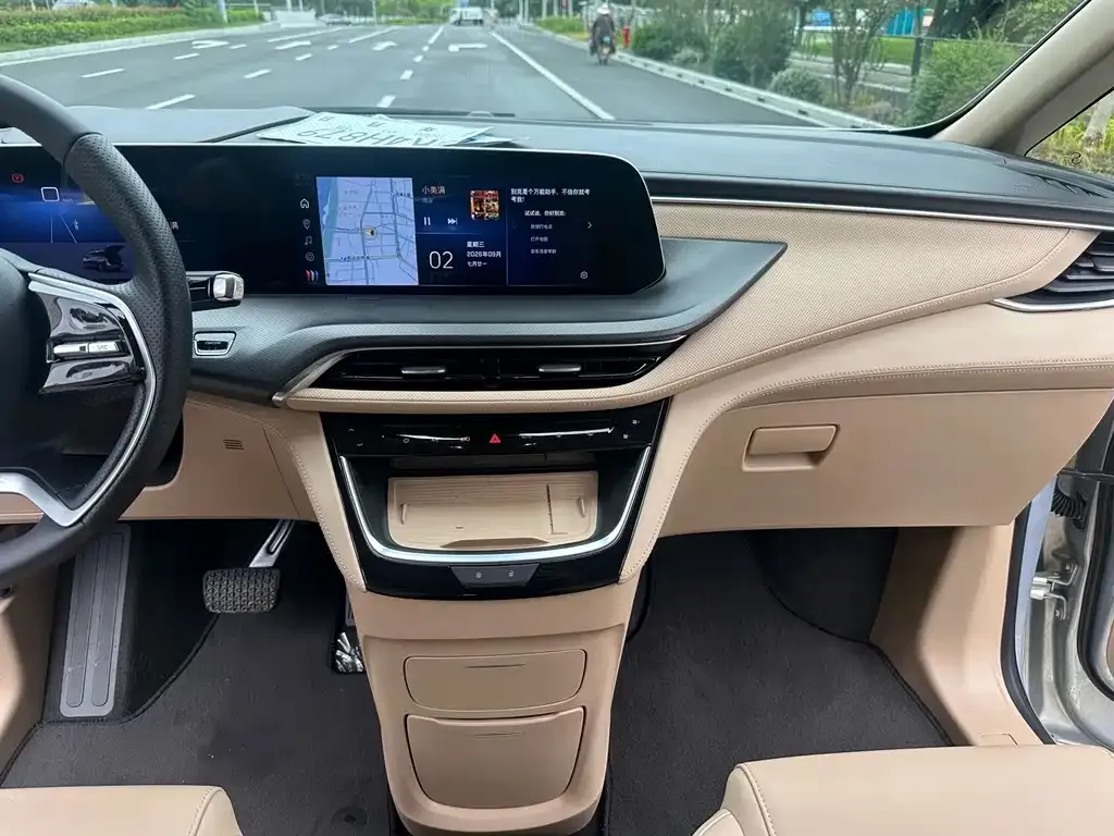 Buick GL8 Hybrid — фото 9