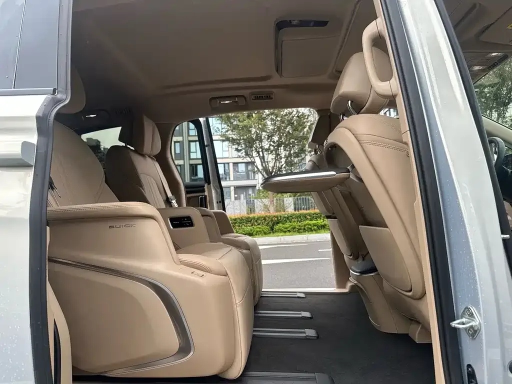 Buick GL8 Hybrid — фото 4