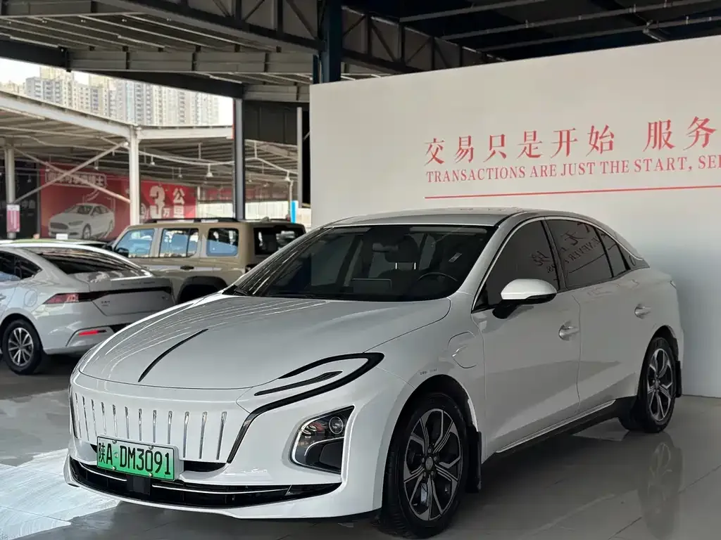 Hongqi E-QM5 — фото 1