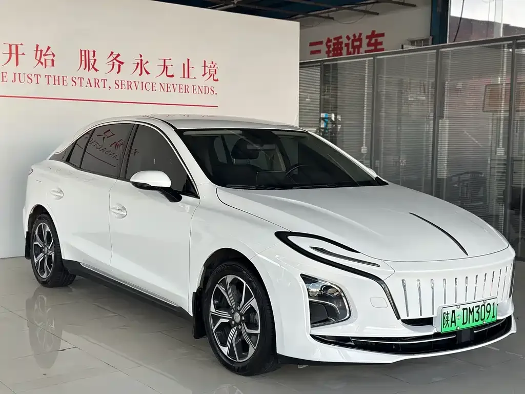 Hongqi E-QM5 — фото 7