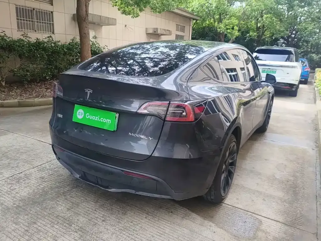 Tesla Model Y — фото 7