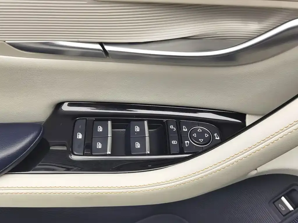 BYD PLUS New Energy — фото 10