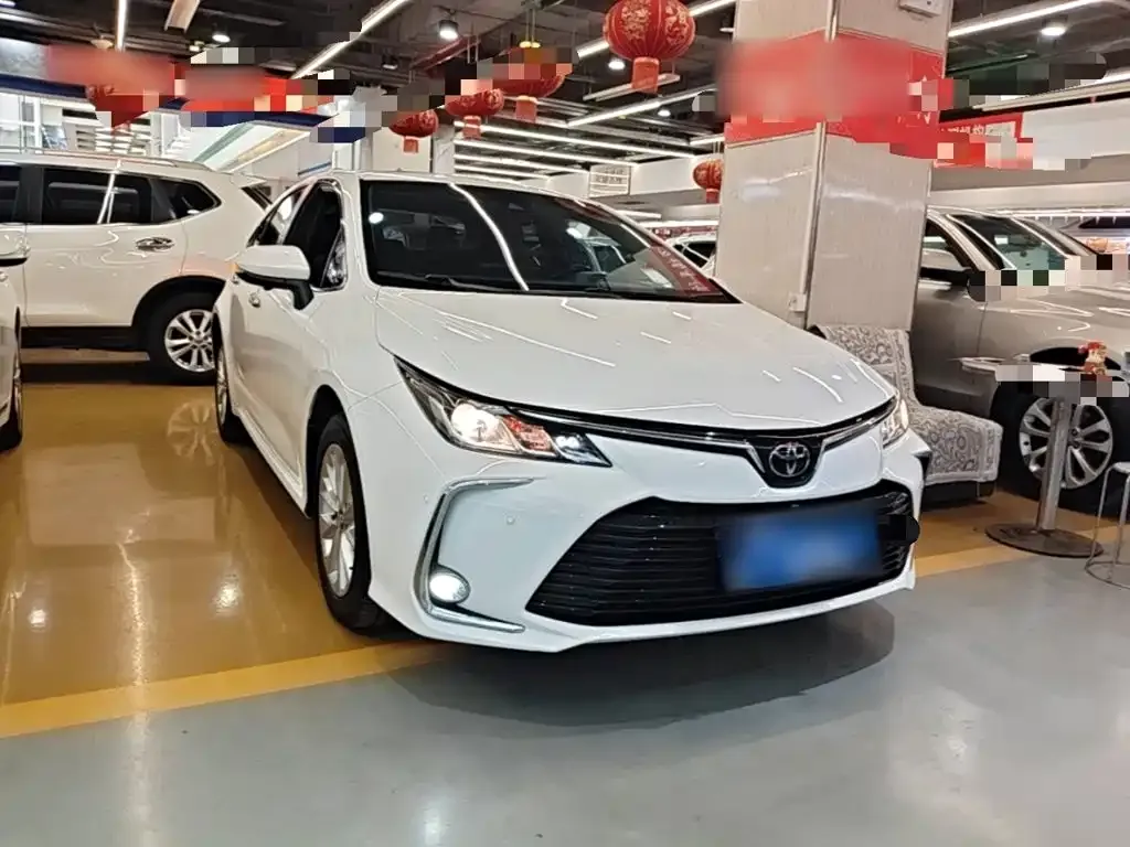 Toyota Corolla — фото 10