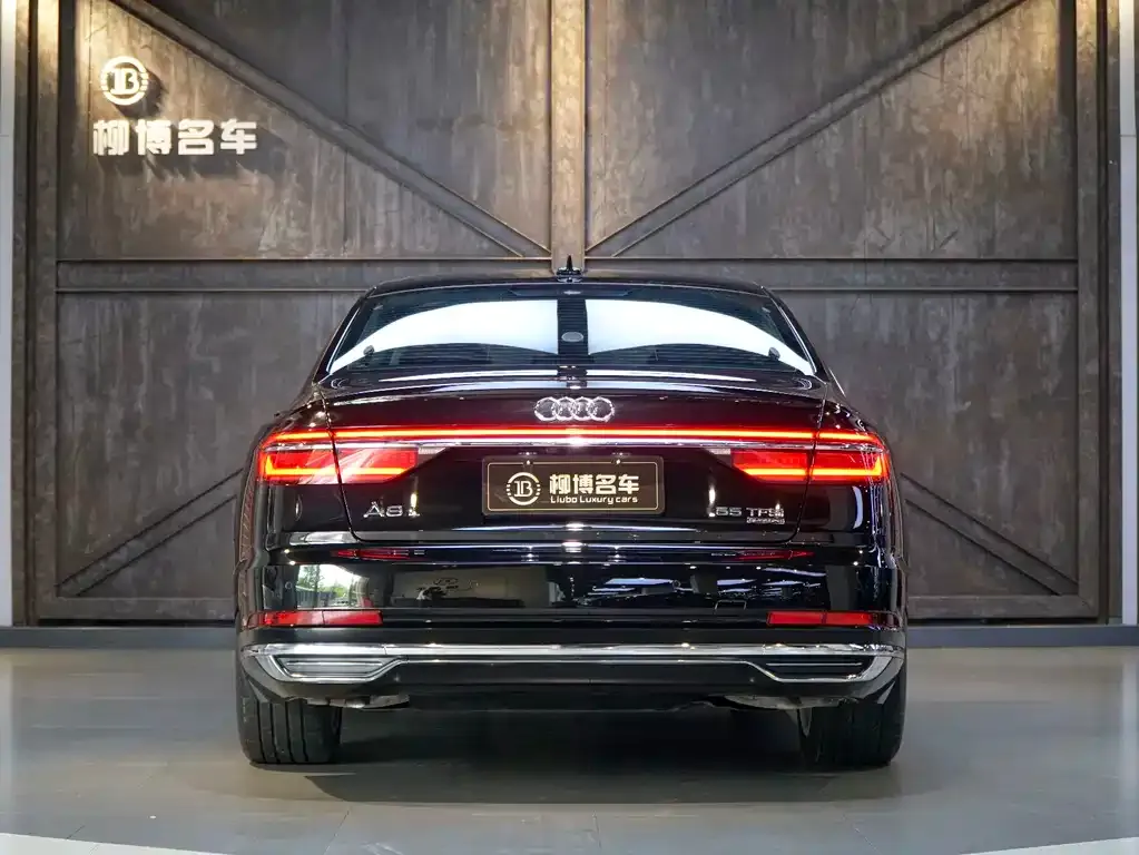 Audi A8 — фото 8