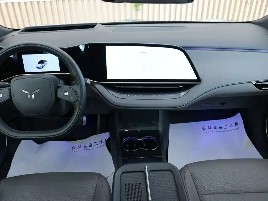 Hongqi EH7 — фото 10