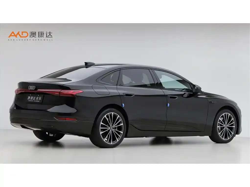 Audi A6L e-tron — фото 8