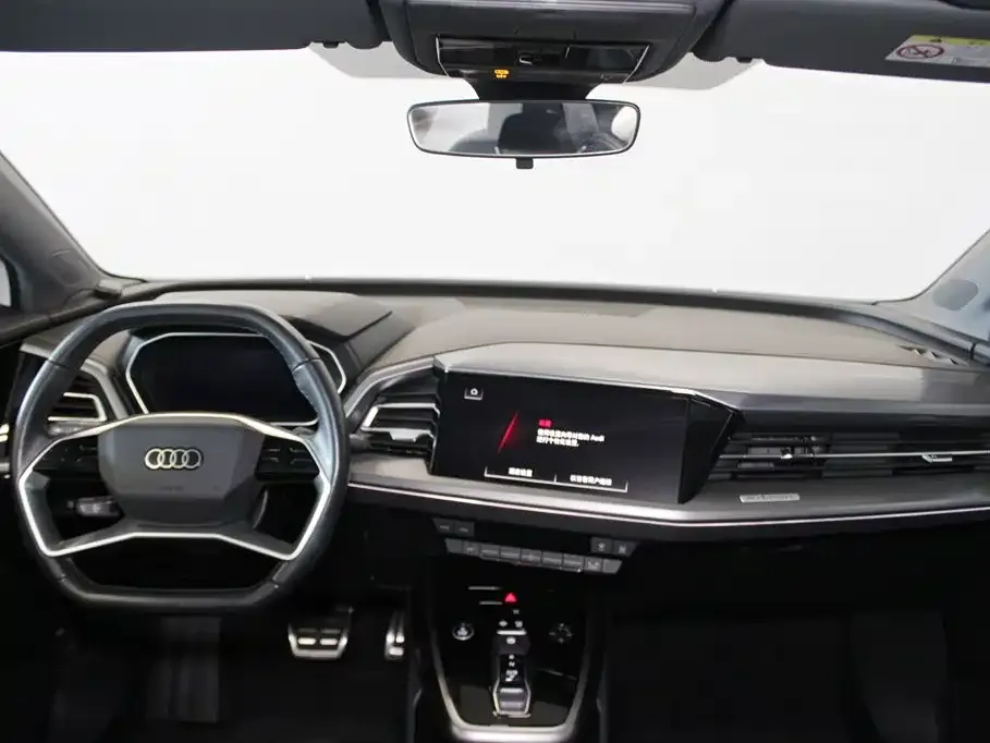 Audi Q4 e-tron — фото 3