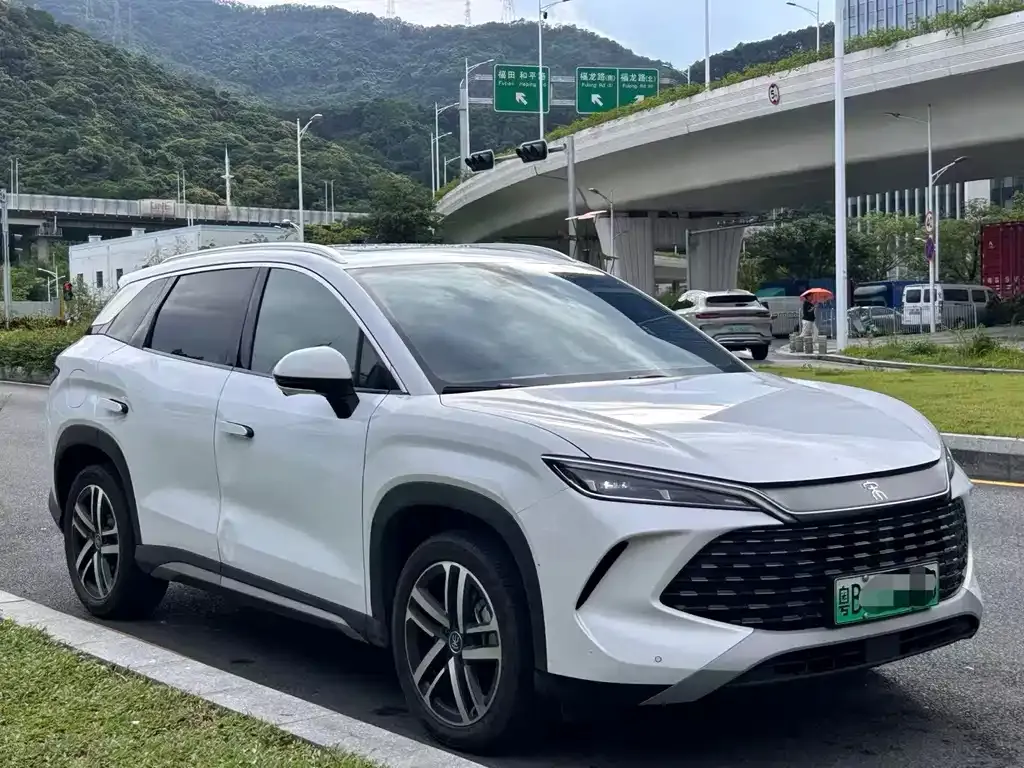 BYD L DM-i — фото 3