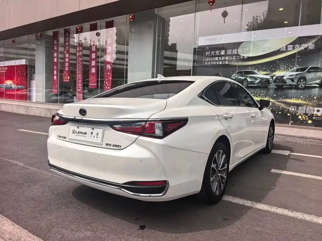 Lexus ES — фото 3
