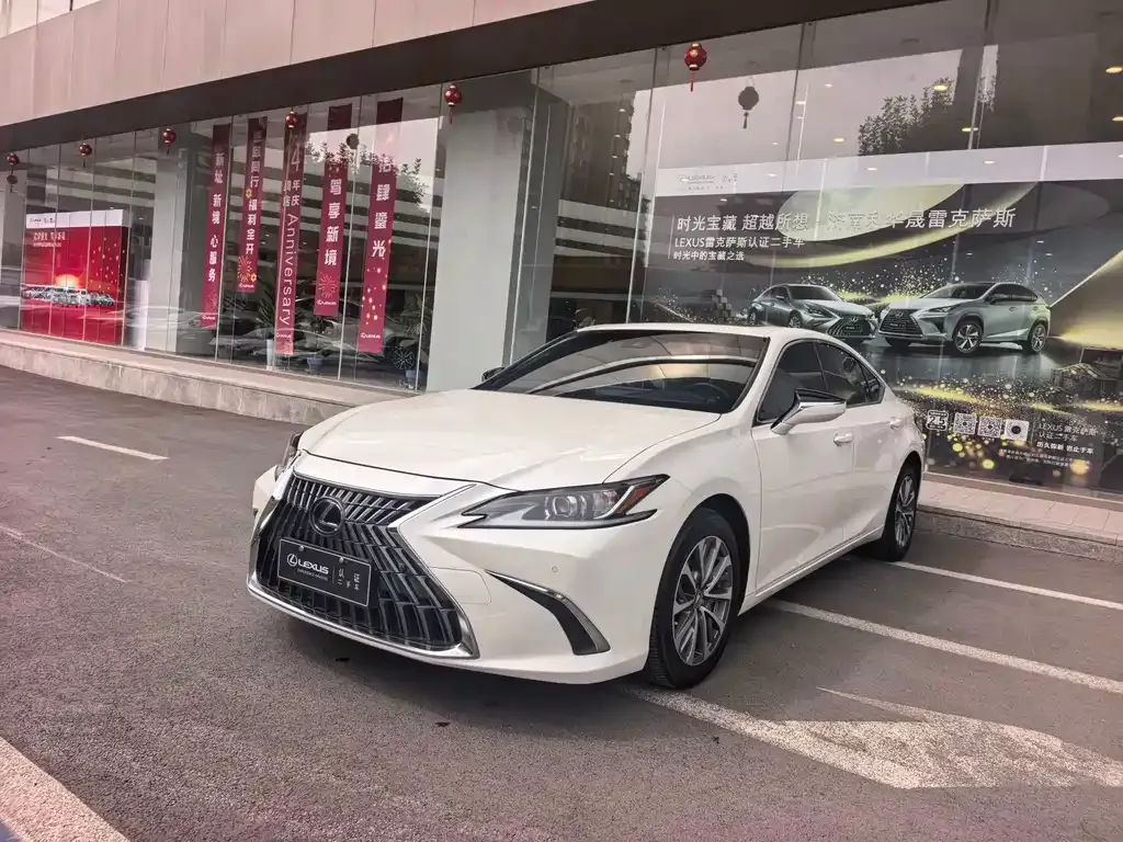 Lexus ES — фото 5