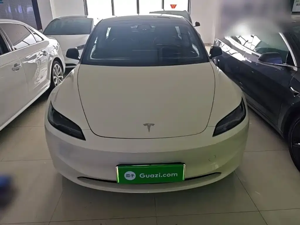 Tesla Model 3 — фото 10
