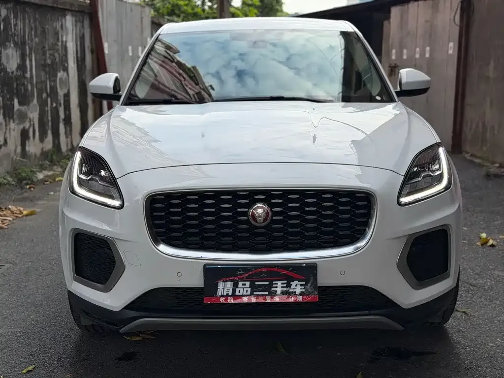Jaguar E-PACE — фото 7