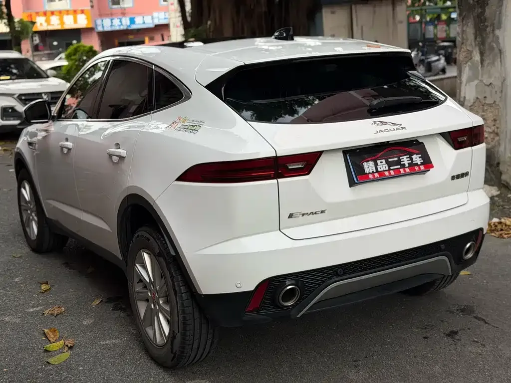Jaguar E-PACE — фото 4