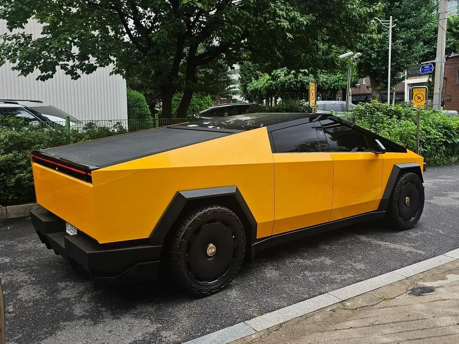 Tesla Cybertruck — фото 8