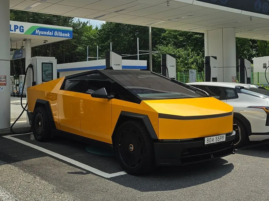 Tesla Cybertruck — фото 9